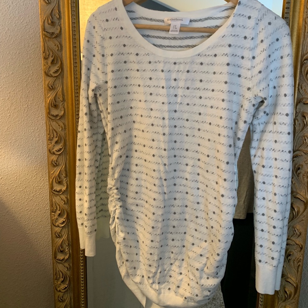 Motherhood maternity sweater small